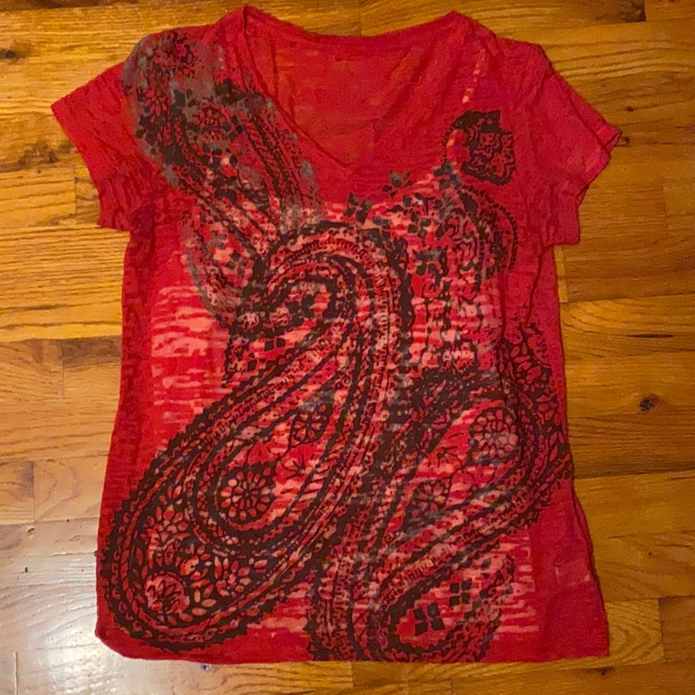 Red and Black Women’s Medium Short Sleeve Top